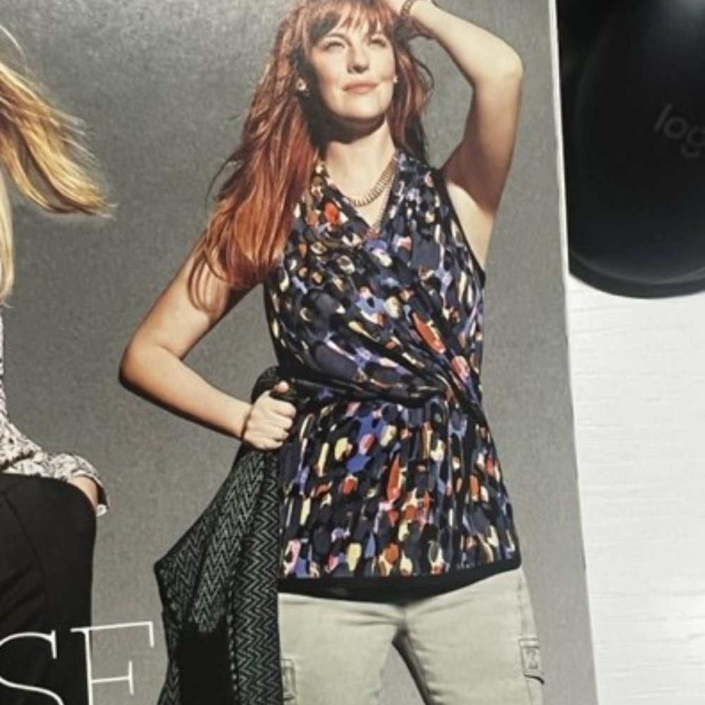 Cabi Medium Flaunt Wrap